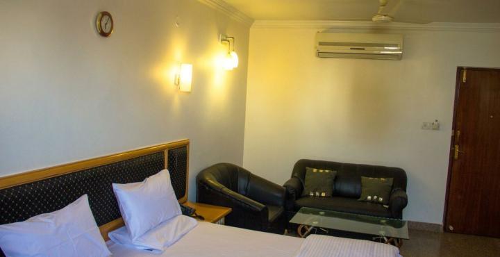 Oyo 539 Hotel Pearl Inn 班加罗尔 外观 照片
