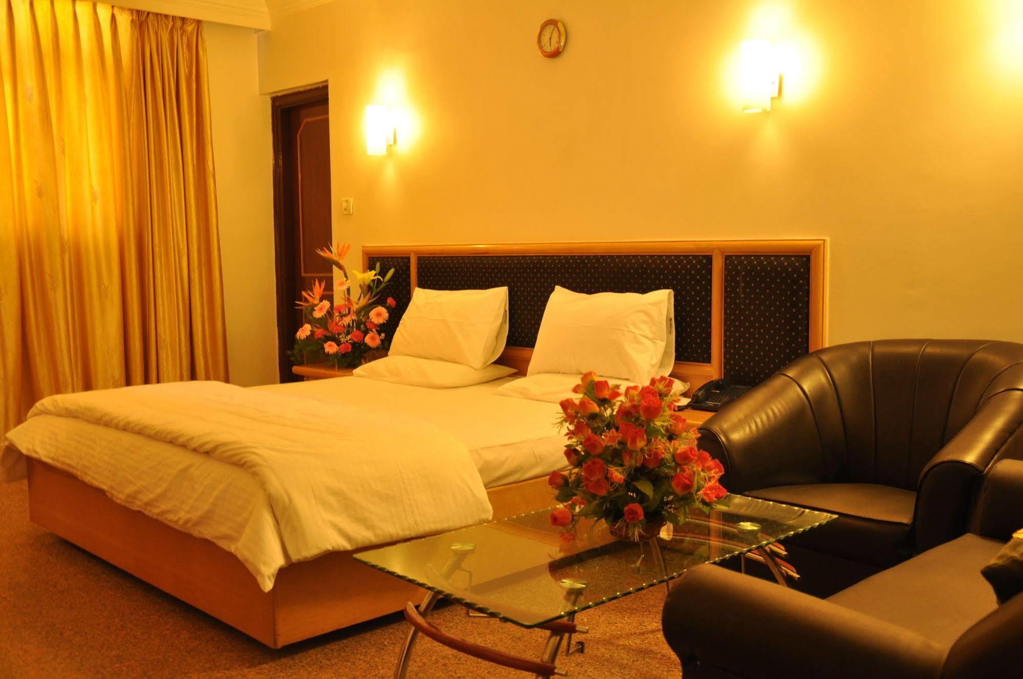 Oyo 539 Hotel Pearl Inn 班加罗尔 外观 照片