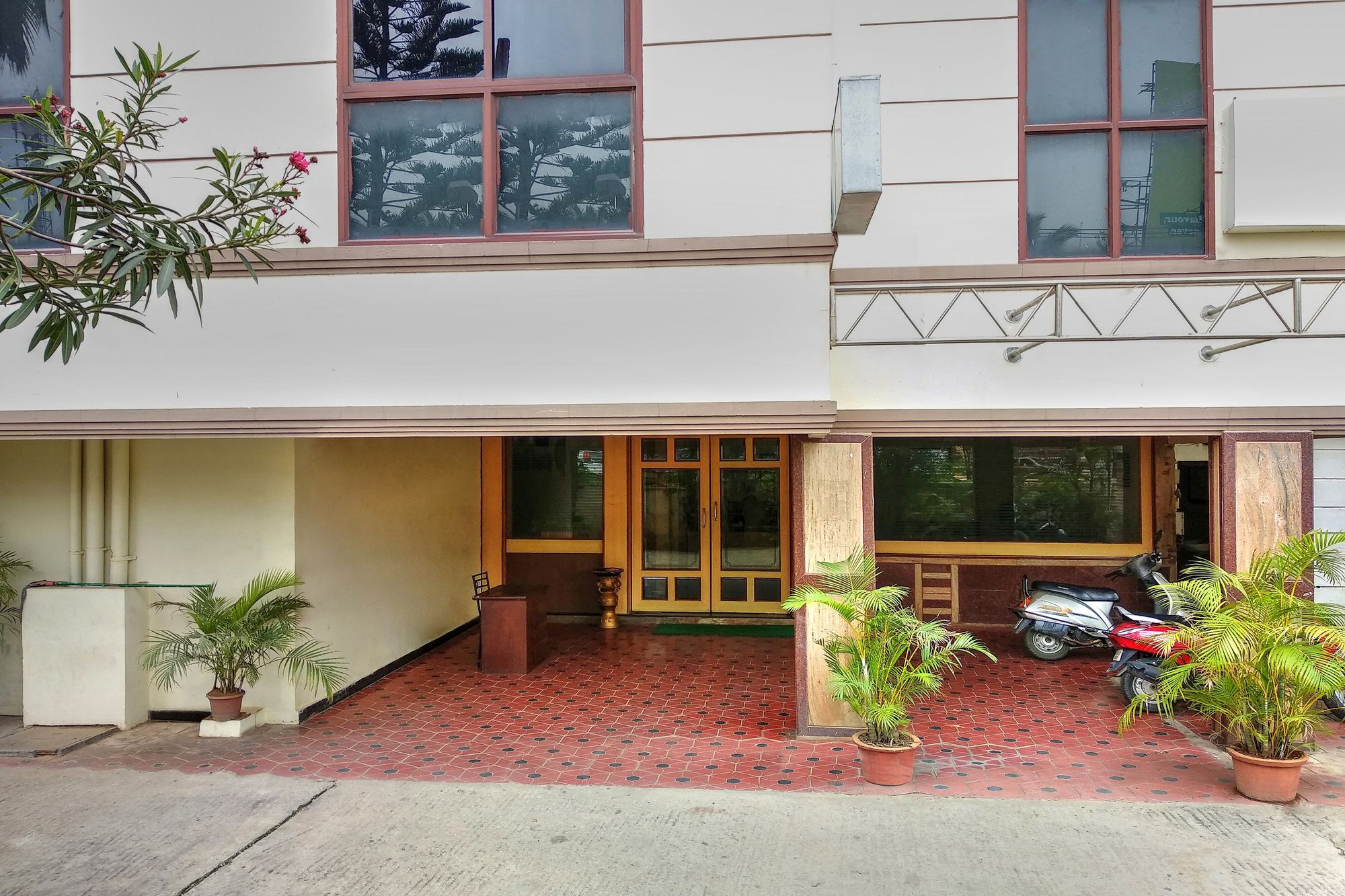 Oyo 539 Hotel Pearl Inn 班加罗尔 外观 照片